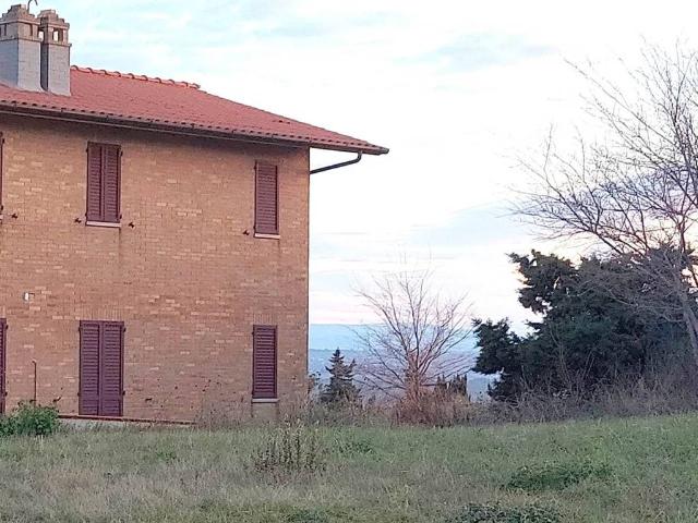 Appartamento in vendita a Trecastelli AN