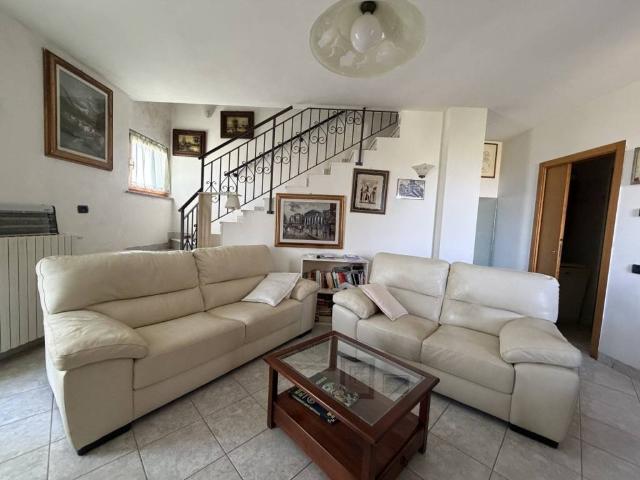 Appartamento in vendita a Trecastelli AN
