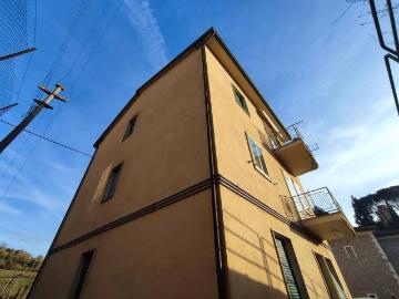 Appartamento in vendita a Trequanda SI
