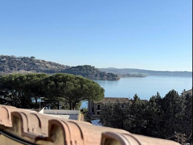 Appartamento in vendita a Trevignano Romano RM
