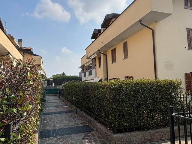 Appartamento in vendita a Trezzano Rosa MI