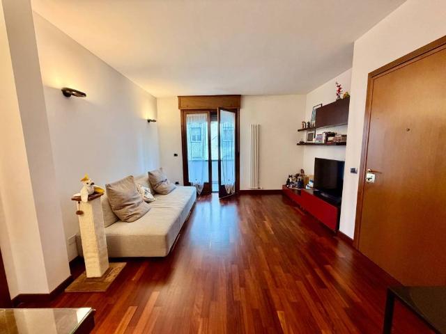 Appartamento in vendita a Trezzano sul Naviglio MI