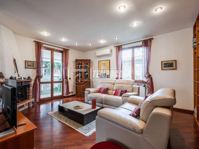 Villa in vendita a Trezzano sul Naviglio MI