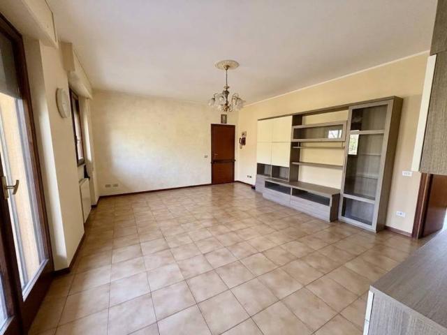Appartamento in vendita a Trezzano sul Naviglio MI