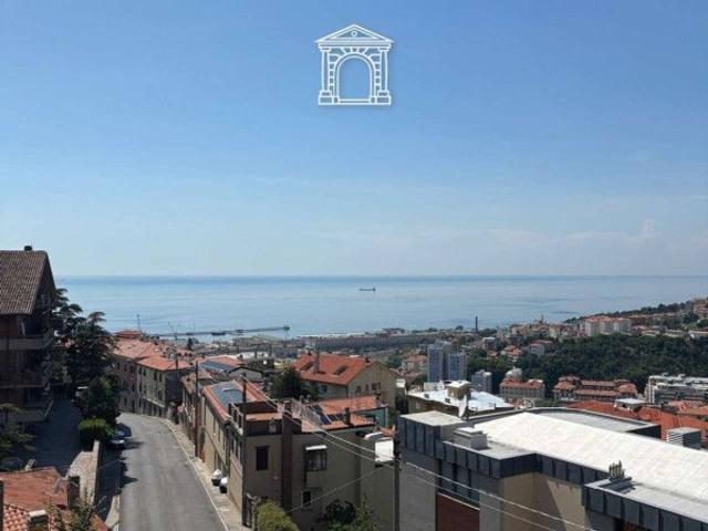 Appartamento in vendita a Trieste