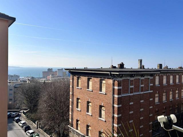 Appartamento in vendita a Trieste