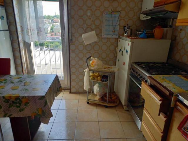 APPARTAMENTO in VENDITA a TRIESTE di 4 vani
