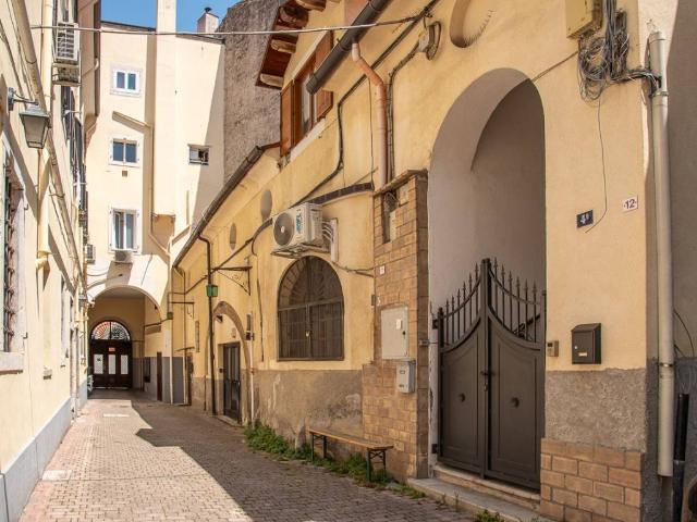 Appartamento in vendita a Trieste TS