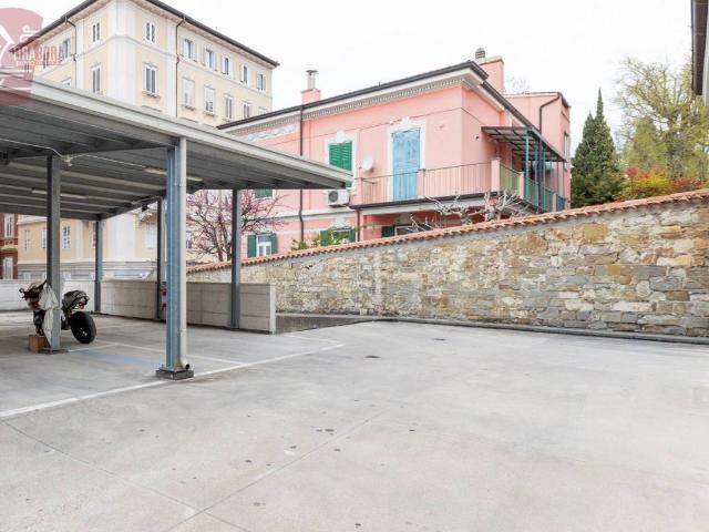 Appartamento in vendita a Trieste TS