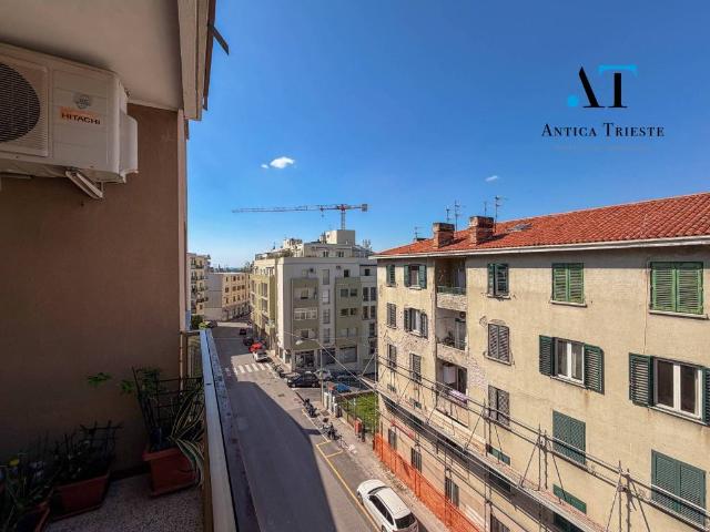 Appartamento in vendita a Trieste TS