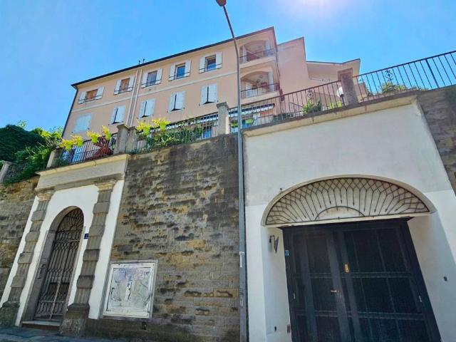Appartamento in vendita a Trieste TS