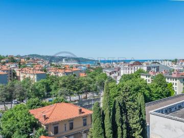 Appartamento in vendita a Trieste TS