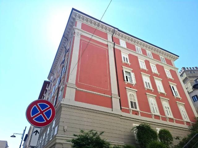 Appartamento in vendita a Trieste TS