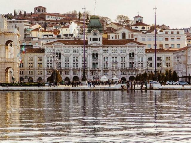 Appartamento in vendita a Trieste TS