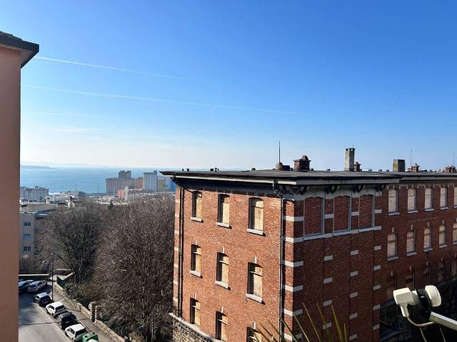 Appartamento in vendita a Trieste TS