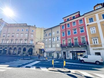 Appartamento in vendita a Trieste TS