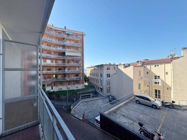 Appartamento in vendita a Trieste TS