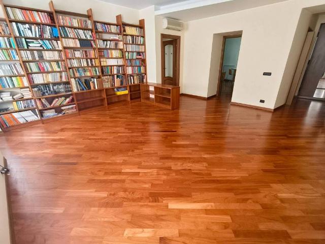 Appartamento in vendita a Trieste TS
