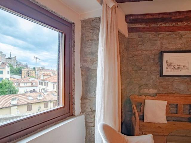 Appartamento in vendita a Trieste TS