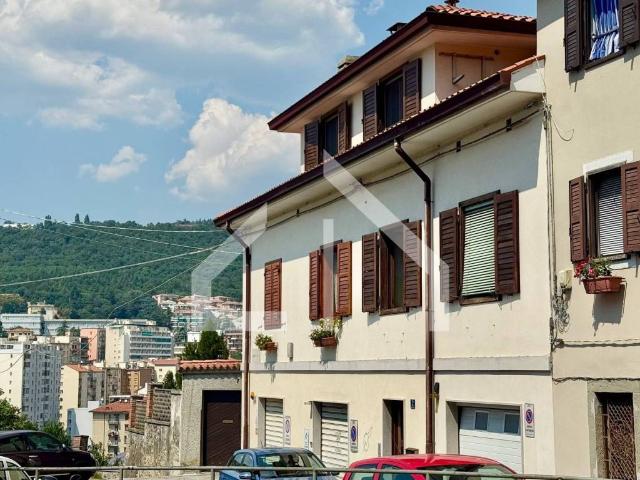 Appartamento in vendita a Trieste TS