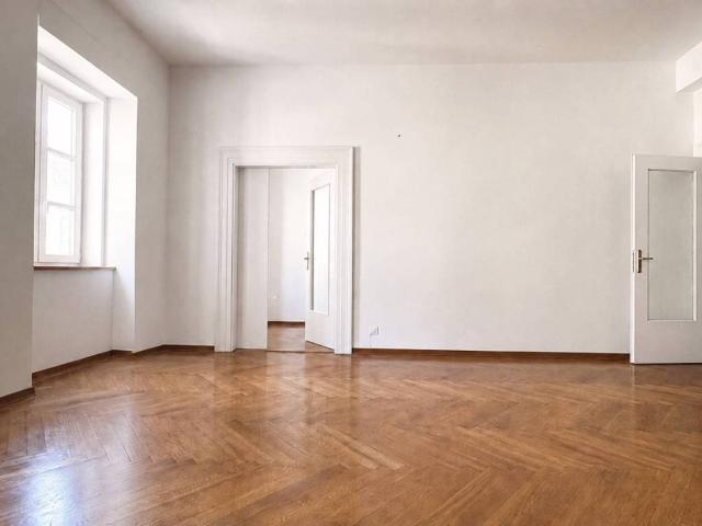 Appartamento in vendita a Trieste TS