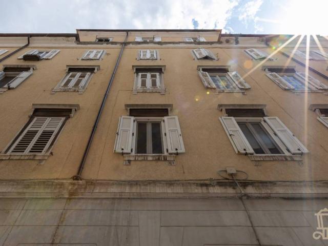 Appartamento in vendita a Trieste TS
