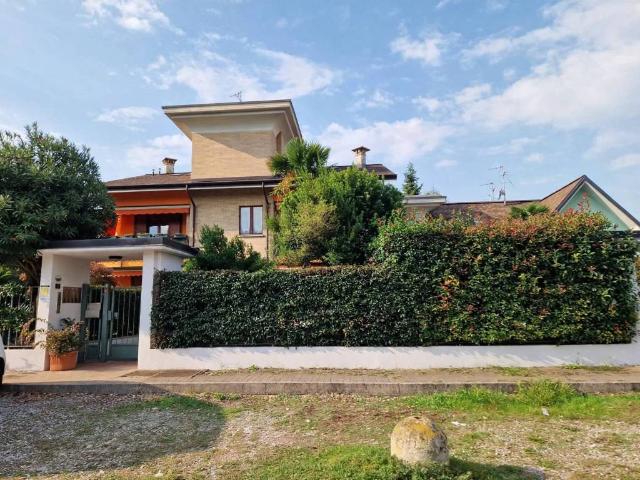 Appartamento in vendita a Uboldo VA