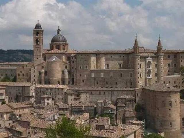 Appartamento in vendita a Urbino PU
