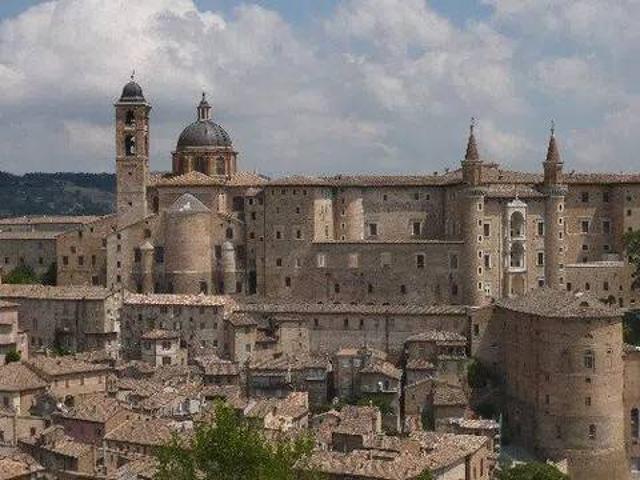 Appartamento in vendita a Urbino PU