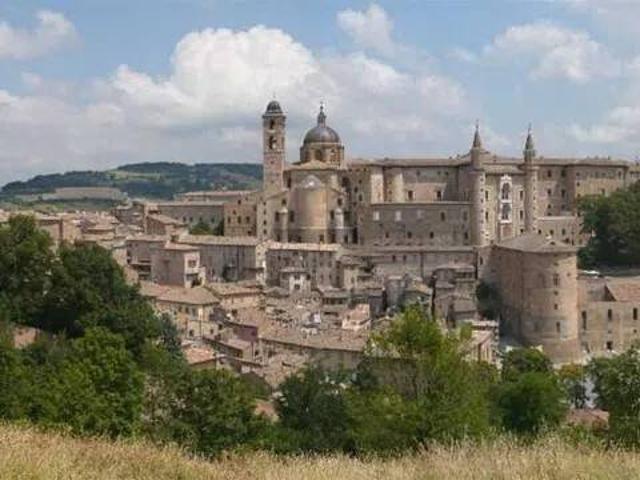 Appartamento in vendita a Urbino PU