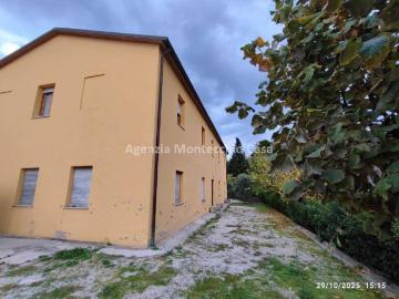 Casa indipendente in vendita a Urbino PU