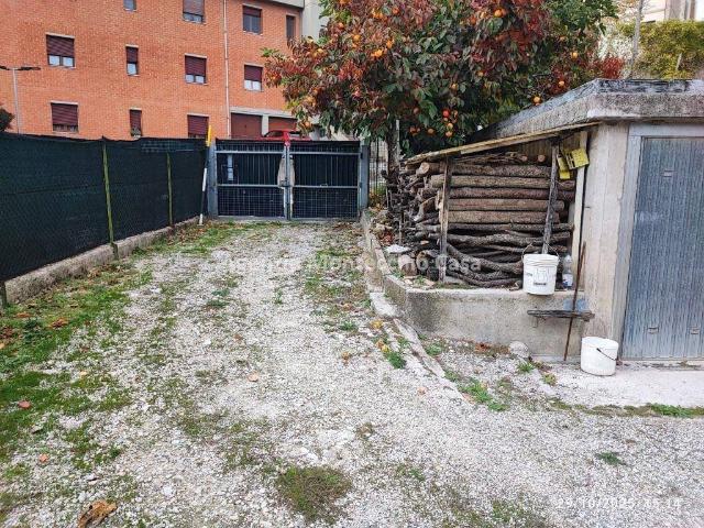 Casa indipendente in vendita a Urbino PU