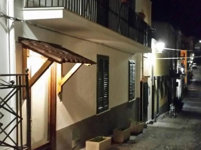 Appartamento in vendita a Ustica PA