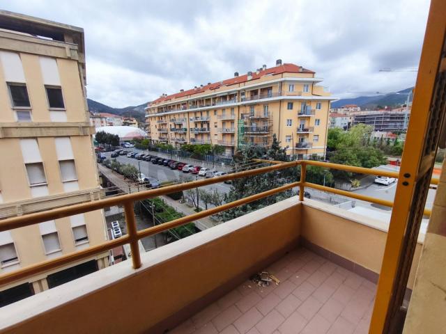 Appartamento in vendita a Vado Ligure