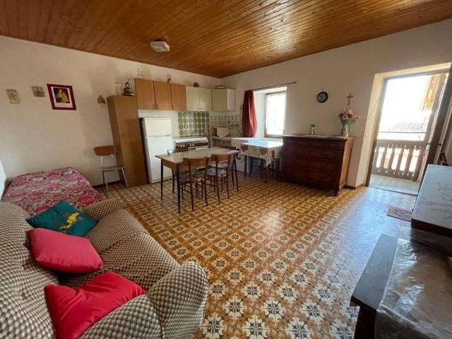 Appartamento in vendita a Val Brembilla BG