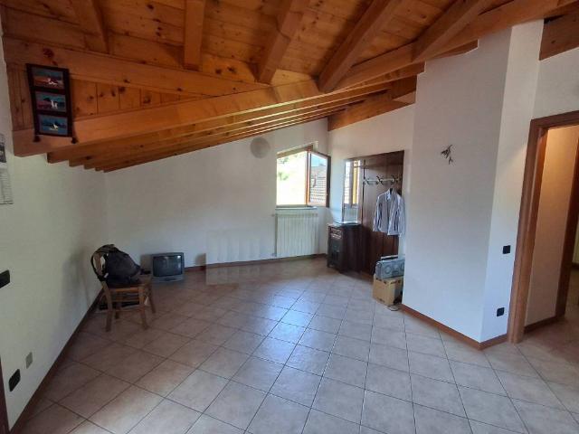 Appartamento in vendita a Val Brembilla BG