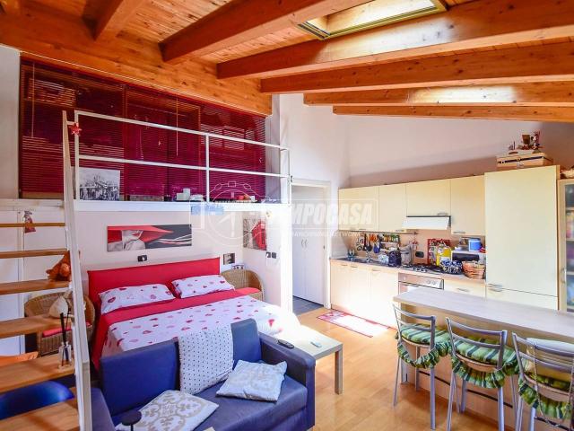 Appartamento in vendita a Valmadrera