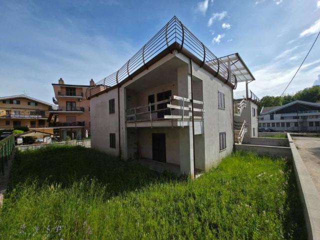 Appartamento in vendita a Valmontone RM