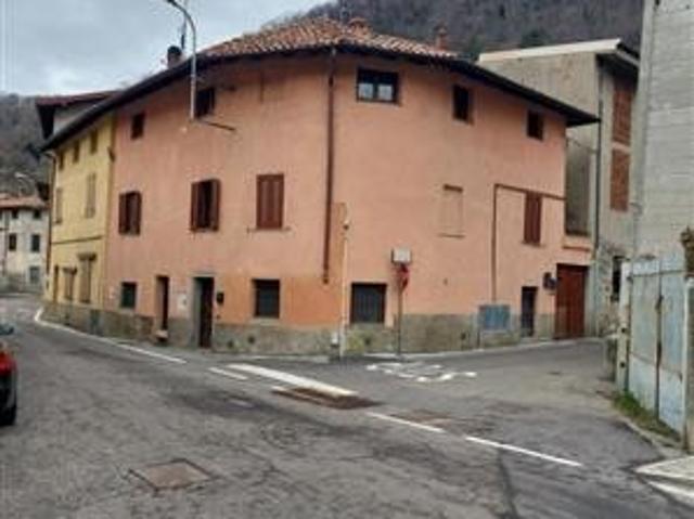 Appartamento in Vendita a Valbrona