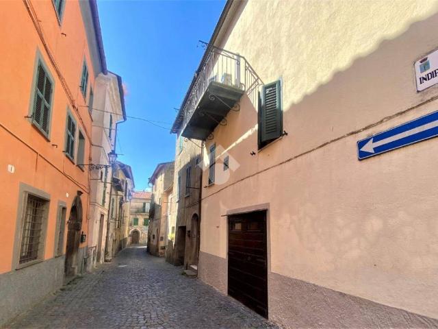 Appartamento in vendita a Valentano VT