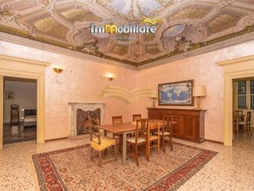 Appartamento in vendita a Valenza AL