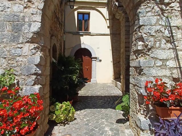 Appartamento in vendita a Vallecorsa