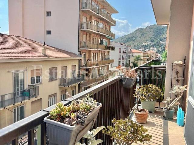Appartamento in vendita a Vallecrosia