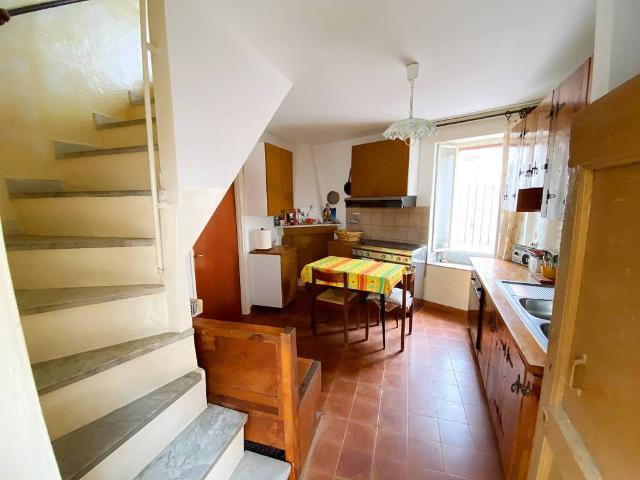 Appartamento in vendita a Vallefiorita CZ