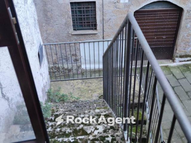 Appartamento in vendita a Vallerano VT