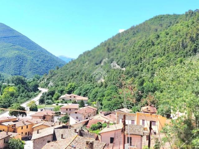 Appartamento in vendita a Vallo di Nera PG