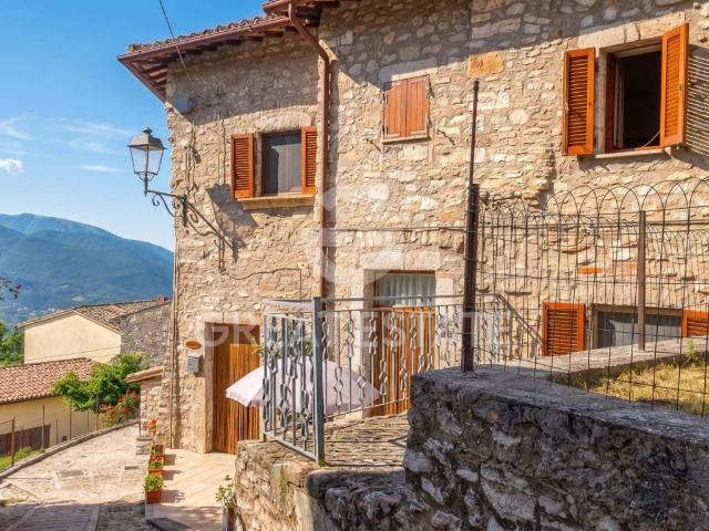 Appartamento in vendita a Vallo di Nera PG