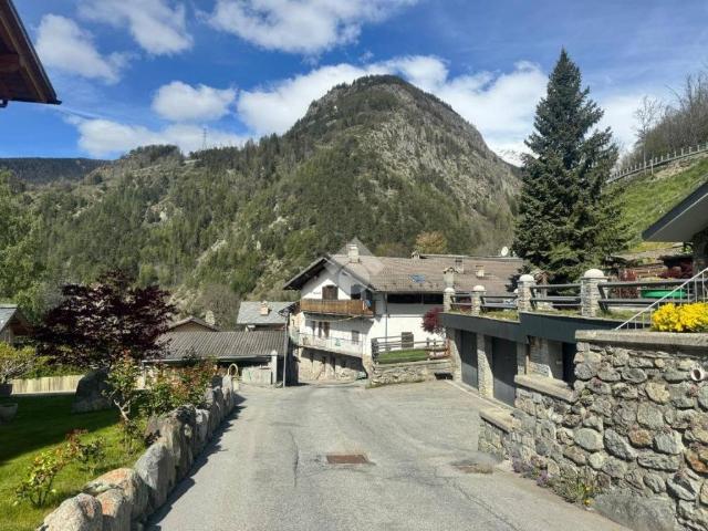 Appartamento in vendita a Valpelline AO