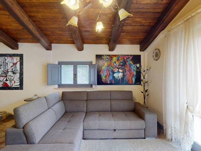 Appartamento in vendita a Valtopina PG
