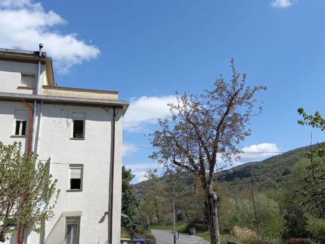 Appartamento in vendita a Valtopina PG